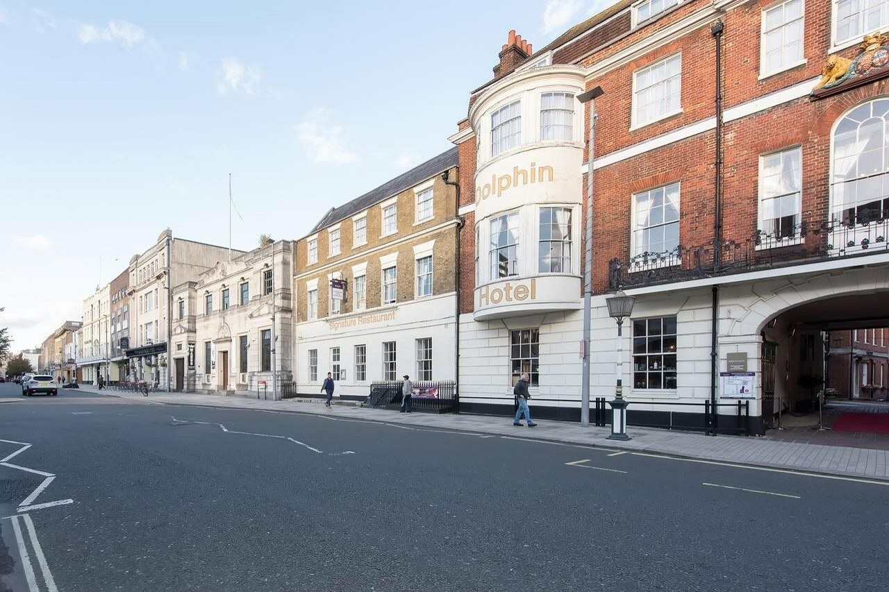 Mercure Centre Dolphin Hotel 4*